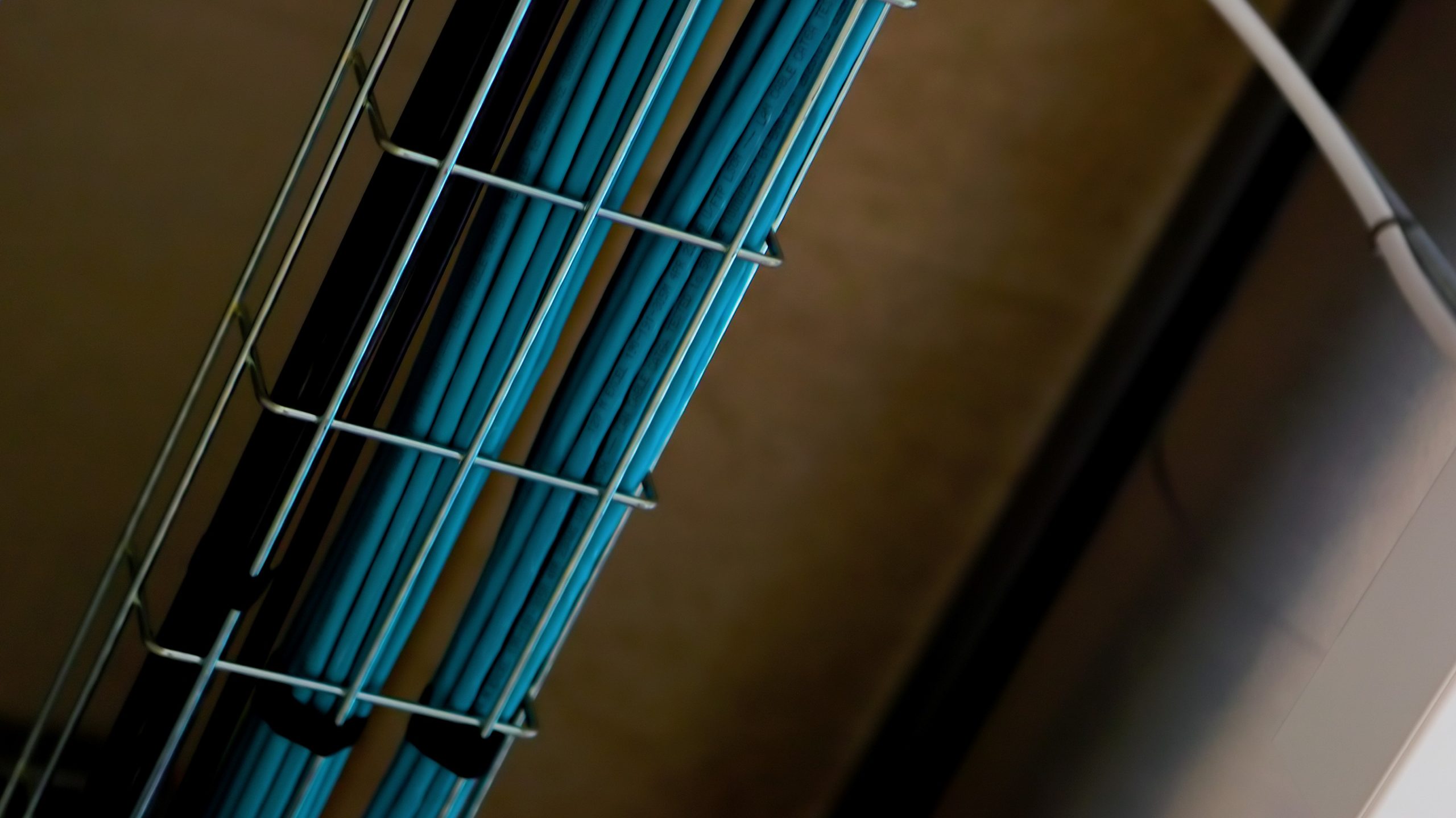 Data cabling on Basket containment